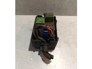 Sicherungskasten komplett 13106985   Opel ombo C    