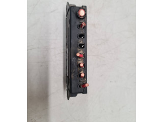 Блок предохранителей 9441776   Volvo V70    