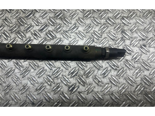 Топливная рампа 8658252   Volvo V70  