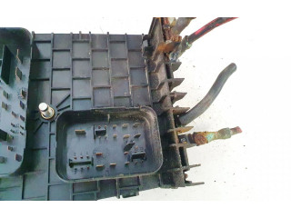 Блок предохранителей  0517529457e, 0-1394932   Skoda Octavia Mk2 (1Z)    