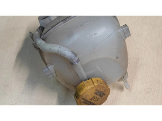 Расширительный бачок охлаждающей жидкости