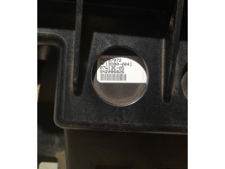 Радио/ проигрыватель CD/DVD / навигация