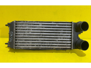 Радиатор интеркулера AV219L440AB, RZ4R11P3   Ford  Fiesta  2009 - 2012 года