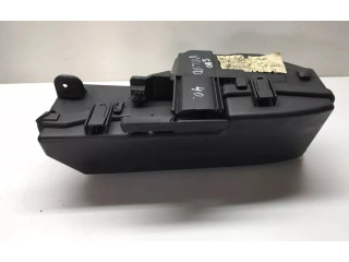 Блок предохранителей 30679620, 1098287 Volvo S80