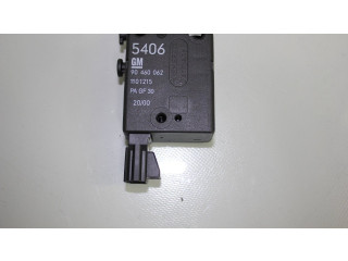 Zámek zadních dveří P1207069 Opel Vectra B 2000