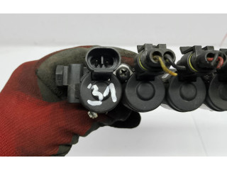 Топливная рампа 67R010256 Mazda 626