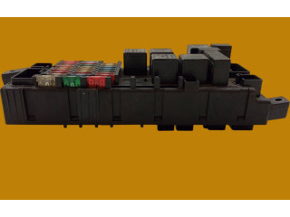 Блок предохранителей  8637841   Volvo S80    