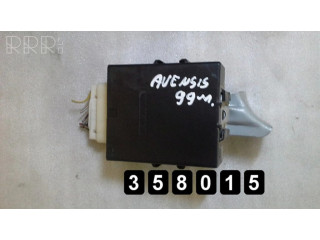 Řídící jednotka 89741-05030 Toyota Avensis T220 1999