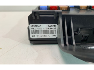 Блок предохранителей  32142591   Volvo XC90    