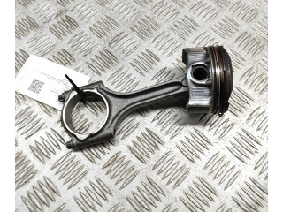 Поршень B 4204 T47 32298424, 31401957 Volvo XC40