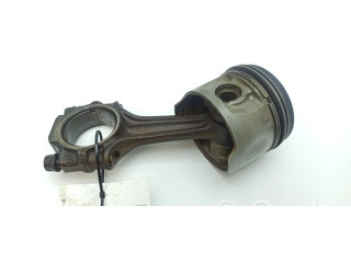 Píst 11004 Mercedes-Benz S W116 pro benzínový motor 2.8