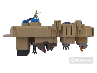 Блок предохранителей 82201FC000 Subaru Forester SF