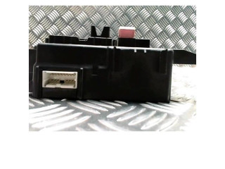 Блок предохранителей Mitsubishi Outlander