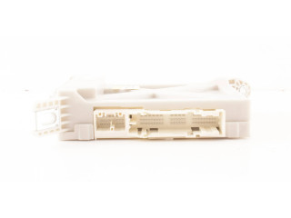 Pojistková skříňka 8273030L40B, 8273030L40 Lexus GS 250 350 300H 450H 2014