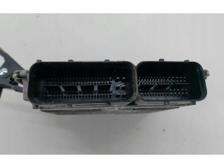 Блок управления двигателем ECU Skoda Fabia Mk2 (5J)