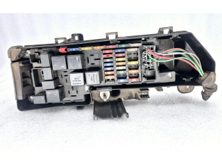 Блок предохранителей  9494210   Volvo V70    