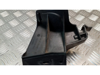 Задний держатель бампера