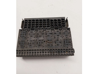 Блок предохранителей  357937039   Volkswagen Transporter - Caravelle T4    