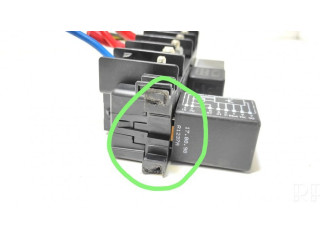   Pojistková skříňka 8L0941822   Audi A3 S3 8L 1998