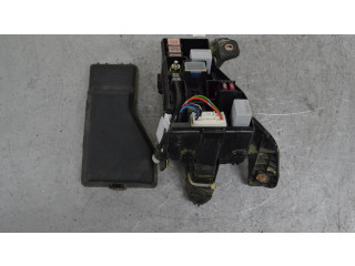 Блок предохранителей    Toyota Corolla Verso E121    