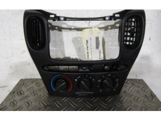 Блок управления климат-контролем    Toyota Yaris Verso