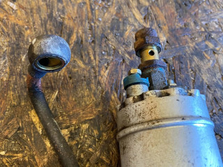 Vstřikovací čerpadlo 0580254990 Mercedes-Benz E W124 pro benzínový motor 3.0