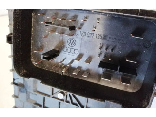 Блок предохранителей  1k0937125a, 0-1718307-1   Skoda Octavia Mk2 (1Z)    