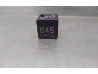 Блок предохранителей 4H0951253A   Audi Q3 8U    