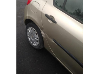 Ручка стеклоочистителей 8201590631 Renault Clio III