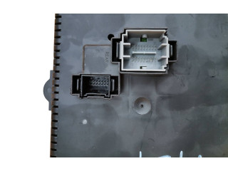 Блок предохранителей 30728512, 28017881   Volvo XC90    