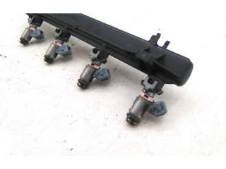 Топливная рампа 8200051963   Renault Clio II  