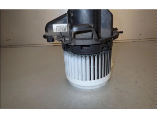 Вентилятор печки 272101005R Renault Captur