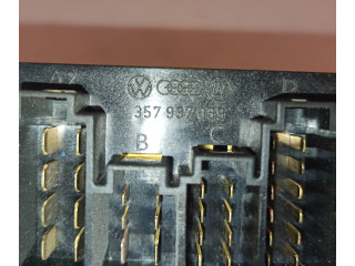 Блок предохранителей  357937039, 7d0937517   Volkswagen Transporter - Caravelle T4    