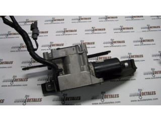 Притягиватель задней крышки