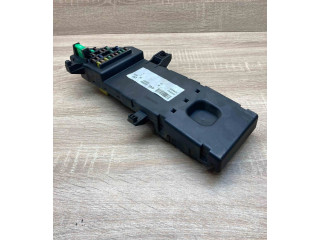 Pojistková skříňka 13165970, 24443147 Opel Vectra C 2002