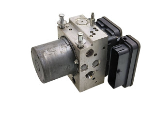 Блок АБС 23389754, 323666362 Chevrolet Volt II 2015 - года