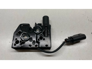 Замок капота 8U0823509A Audi Q3 8U