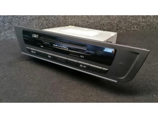 Радио/ проигрыватель CD/DVD / навигация