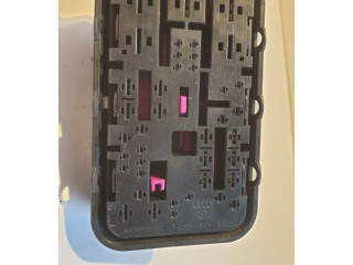 Блок предохранителей 1K0937700A, 15345261 Volkswagen Touran I