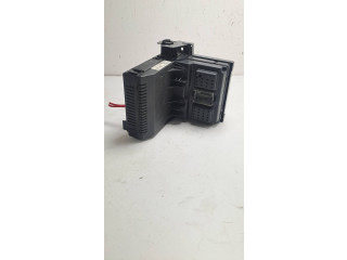 Блок предохранителей 30728542, 9869009000   Volvo V70    