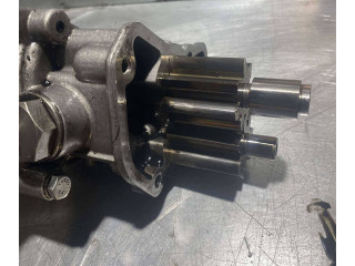 Масляный насос om606 6061810120, 6061810140 Mercedes-Benz E W124