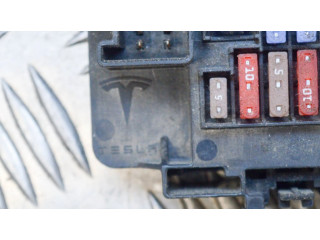 Pojistková skříňka 109440900E Tela Model S 2017