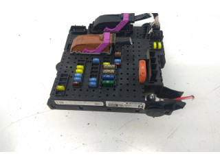 Блок предохранителей 28017881   Volvo XC90    