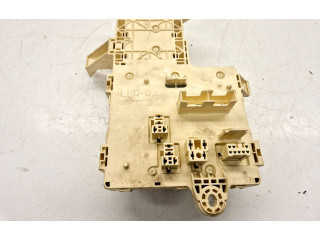 Блок комфорта 8273153021 Lexus IS 200-300