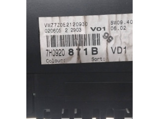 Přístrojová deska Volkswagen Transporter - Caravelle T5 2005 7H0920871B, 02060522903