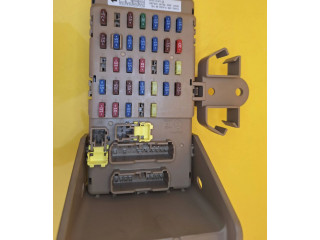 Блок предохранителей  82201FG010   Subaru Forester SF    