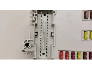 Блок предохранителей  50521891   Alfa Romeo Giulietta    