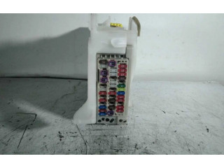 Pojistková skříňka 8273047510 Toyota Prius (XW30)