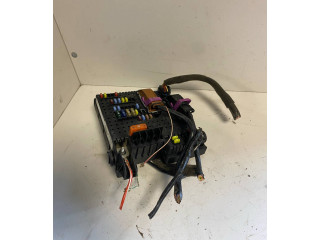 Блок предохранителей 30728512, 28017881 Volvo V70