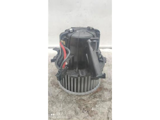 Вентилятор печки    U0852003, U0852003   Audi Q5 SQ5